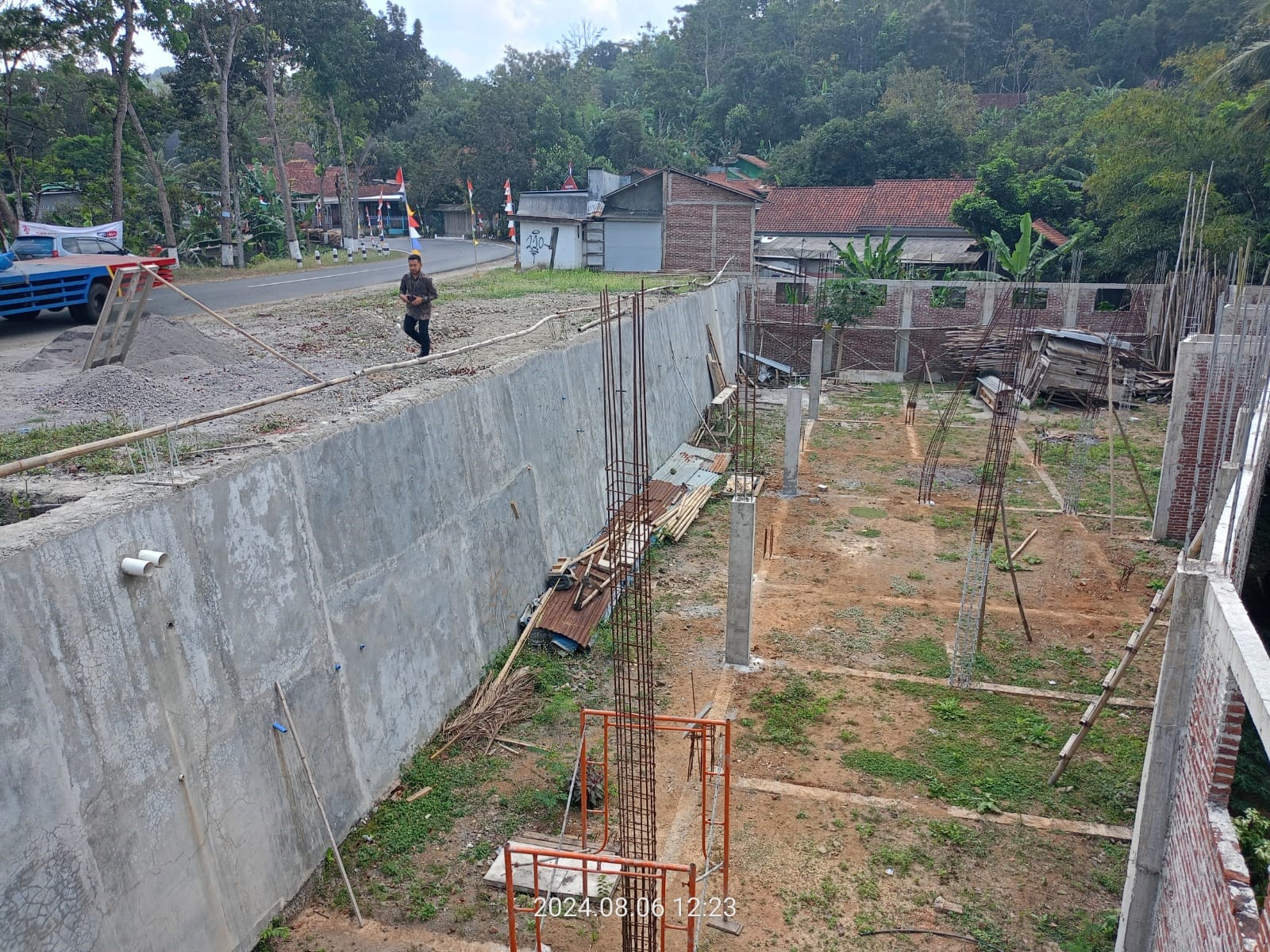 Tanah dan Bangunan